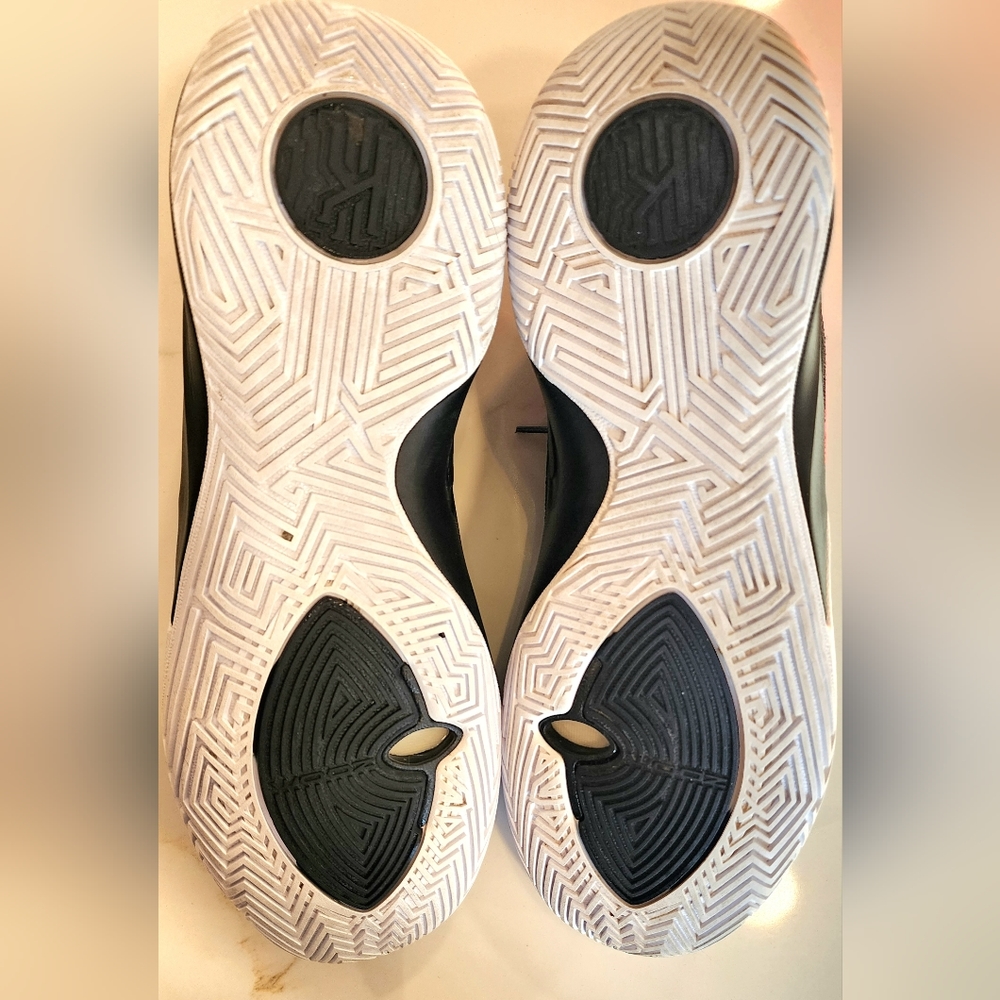 Kyrie Flytrap Ii - image 3